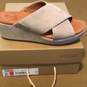 Gentle Souls slides By Kenneth Cole